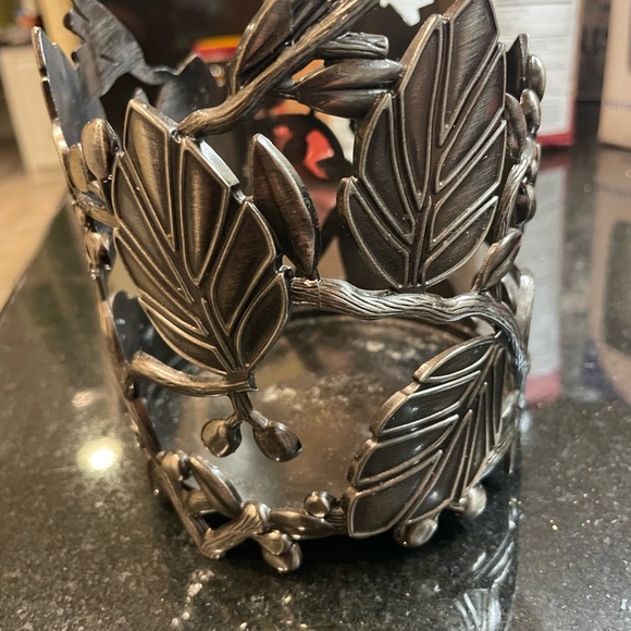 Bath & Body Works Slatkin & Co Bronze Leaf Candle Holder - Picture 3 of 3